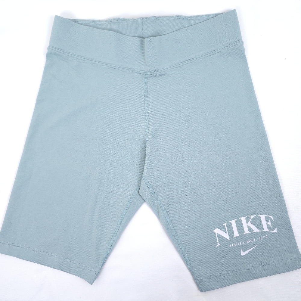 Nike Varsity Cycling Shorts size M